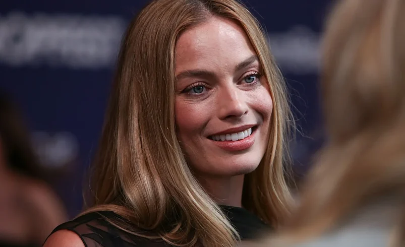 Blanquearse los dientes de forma segura para rejuvenecer