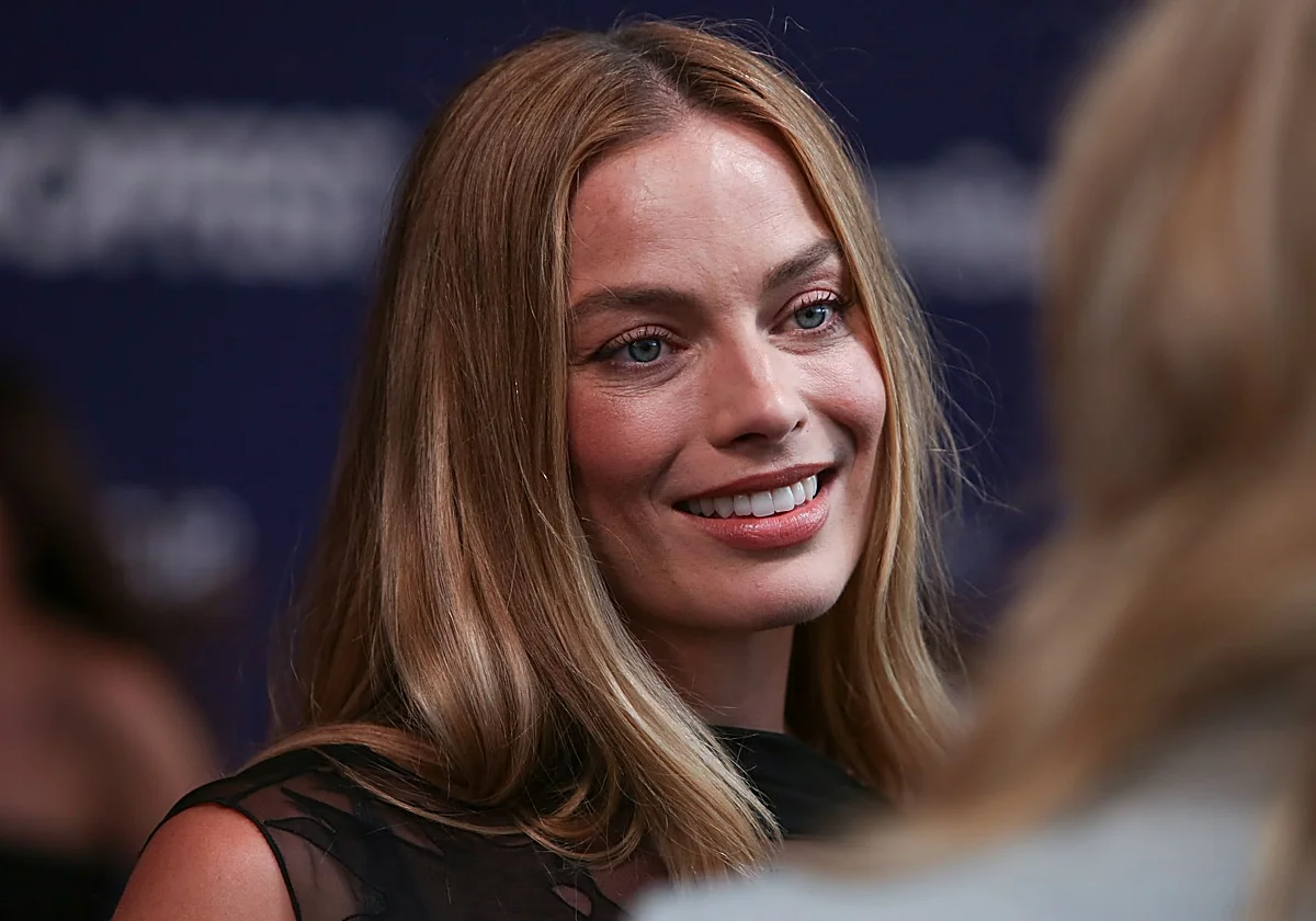 Blanquearse los dientes de forma segura para rejuvenecer