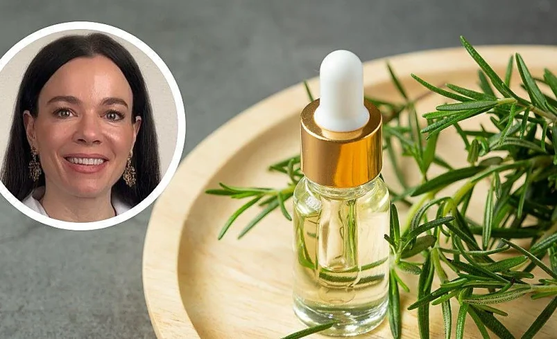 «El aceite esencial de romero penetra mejor en el cuero cabelludo que una infusión casera»