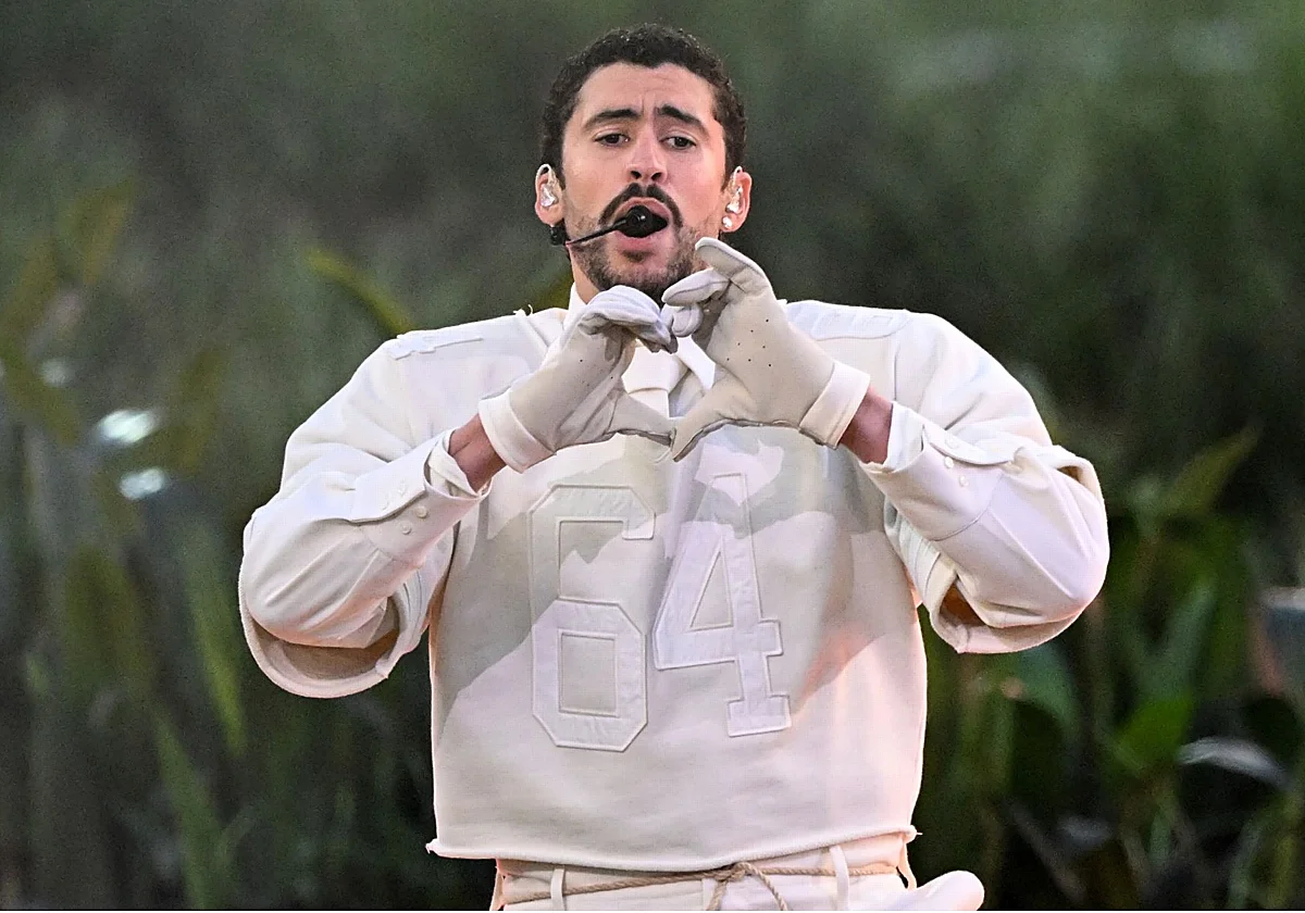 El significado del traje de Zara que Bad Bunny ha llevado en la Super Bowl 2026