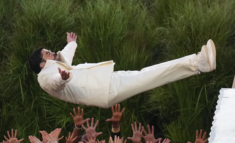 Las zapatillas con las que Bad Bunny arrasó en el Super Bowl diseñadas por él mismo