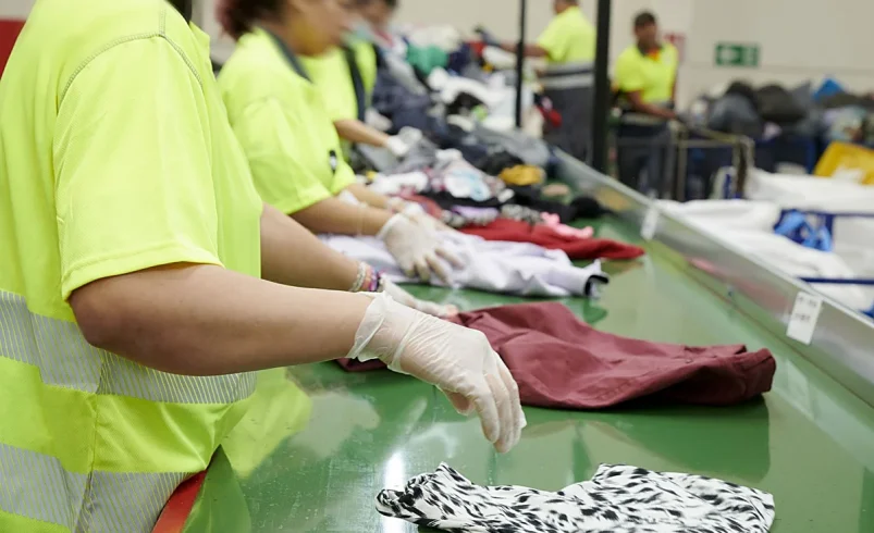 así es la mayor gestora de residuos textiles