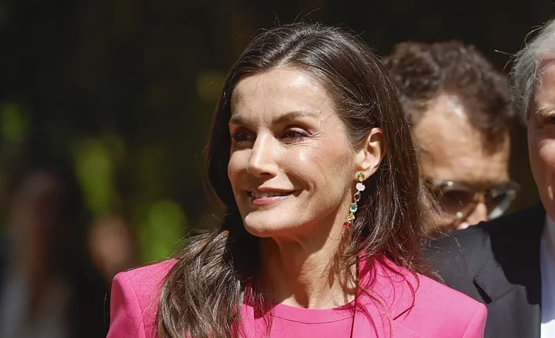 El nuevo traje de chaqueta con el que la Reina Letizia ha deslumbrado en Granada