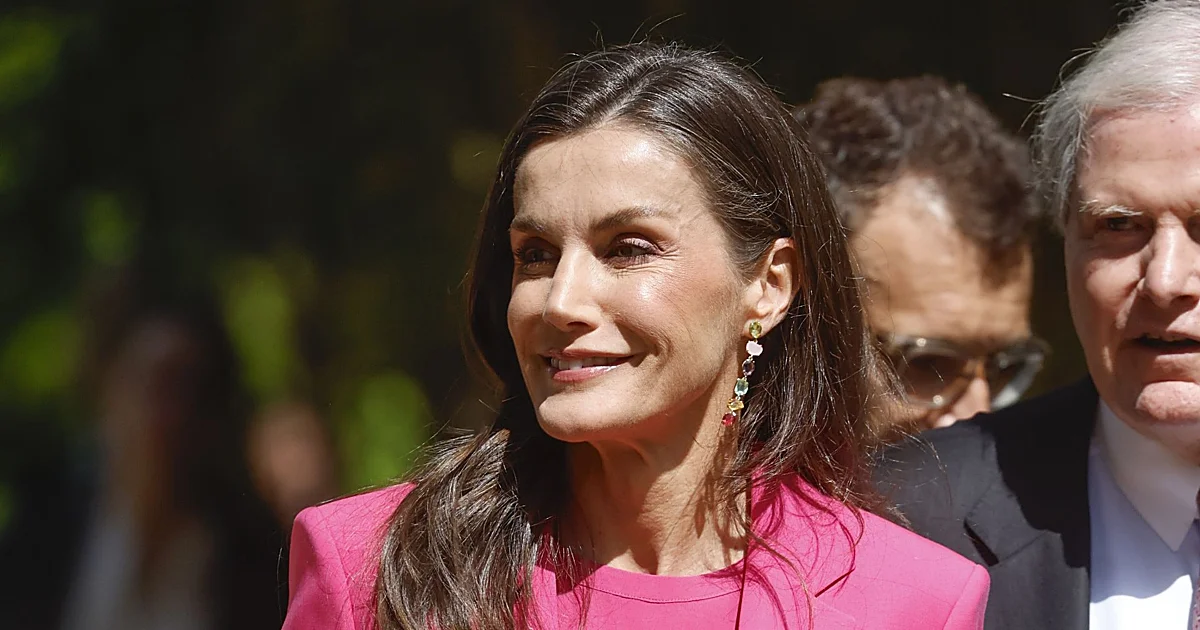 El nuevo traje de chaqueta con el que la Reina Letizia ha deslumbrado en Granada