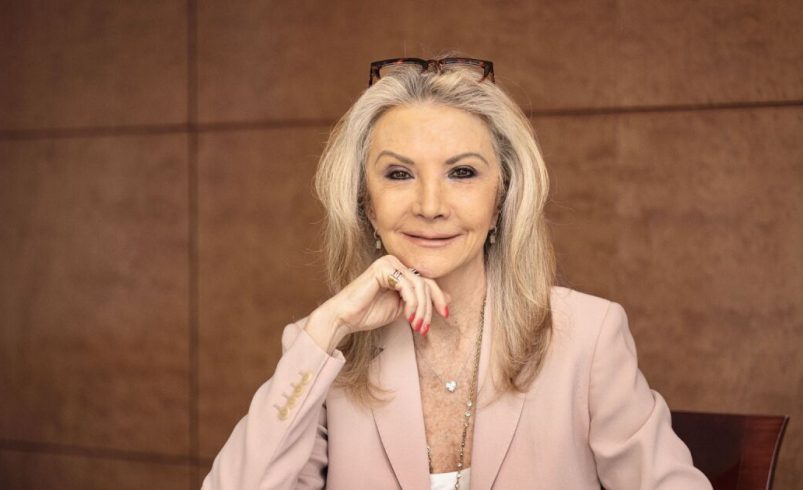 Gina Diez Barroso Azcárraga no está en el legado de Televisa, pero creó uno propio y para miles de mujeres