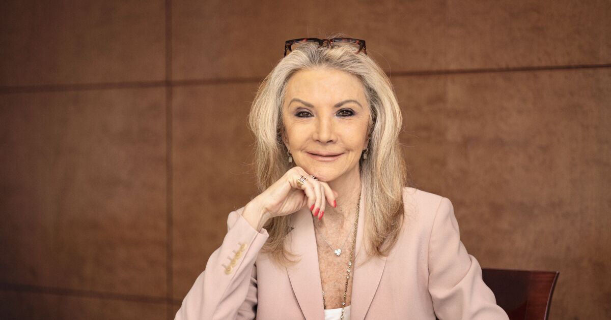 Gina Diez Barroso Azcárraga no está en el legado de Televisa, pero creó uno propio y para miles de mujeres