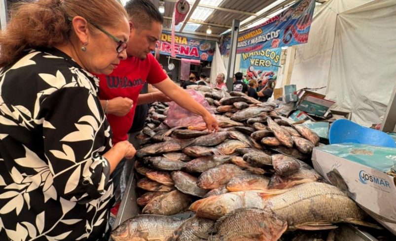 Mercado de La Viga registra buenas ventas este Viernes Santo, comerciantes prevén baja afluencia el Sábado Santo