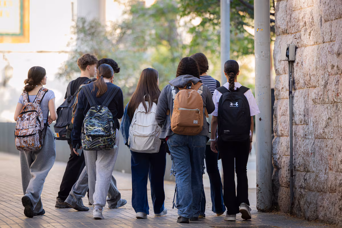 Meter policías: la polémica respuesta al aumento de la conflictividad en los centros educativos | Educación