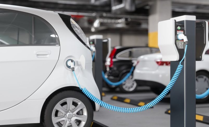 Red de cargadores públicos para autos eléctricos crece 24% y privada 25%