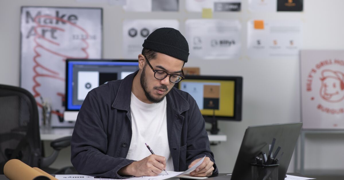 Si trabajo para una empresa extranjera y vivo en México, ¿debe declarar impuestos al SAT?