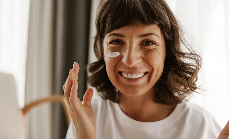 Solo tres de cada diez personas se protegen a diario del sol, pese a que la mayoría conoce sus riesgos