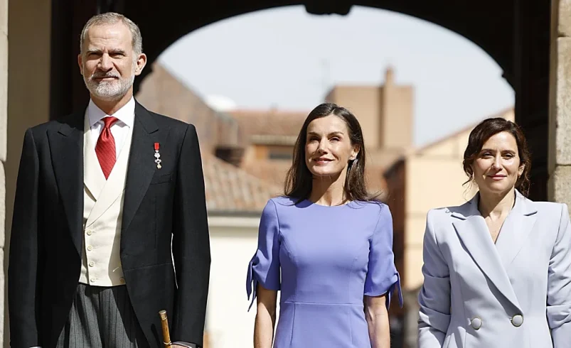 duelo de estilo en azul para el Premio Cervantes