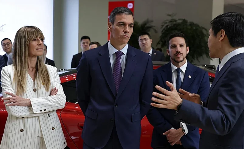 los trajes de Begoña Gómez en China