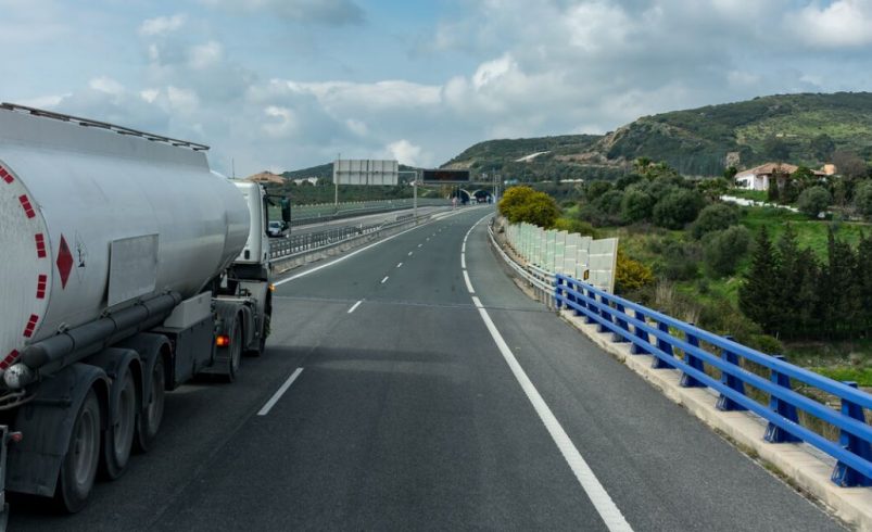 ¿De cuánto serán los subsidios a la gasolina?, Hacienda sube el de la Magna, pero recorta el del diésel