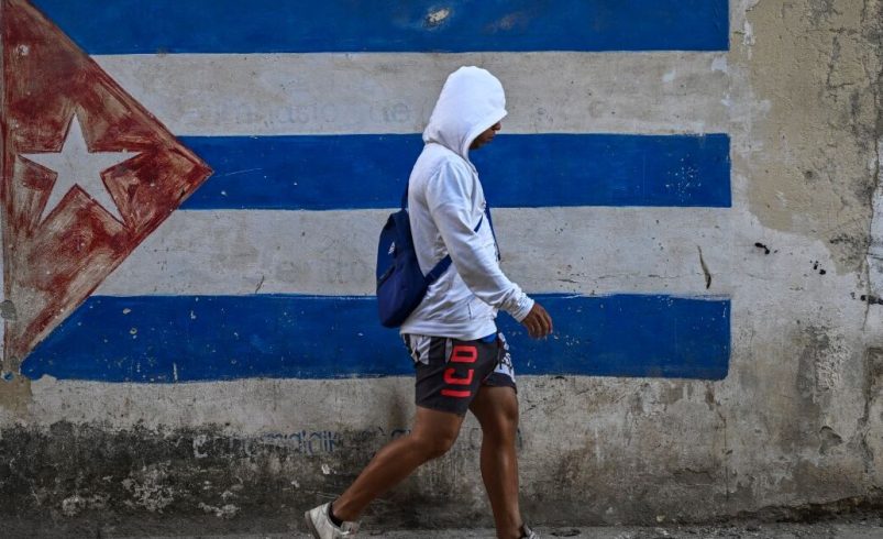 El director de la CIA se reúne con autoridades de Cuba en La Habana en un intento por resolver sus diferencias.