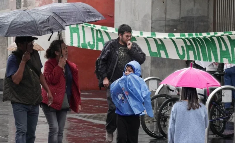 Frente Frío 48 llega con lluvias torrenciales, vientos de hasta 100 km/hy olas de 5 metros | Estados afectados