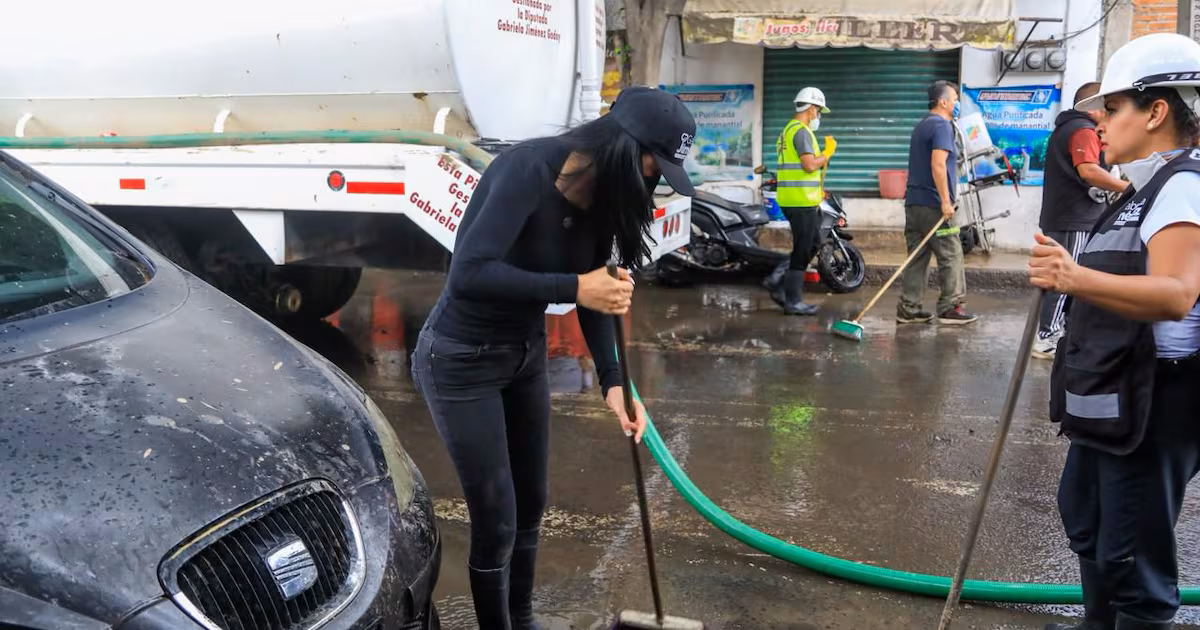 Gabriela Jiménez brinda apoyo a familias afectadas por desbordamiento de Río de los Remedios – el Financiero