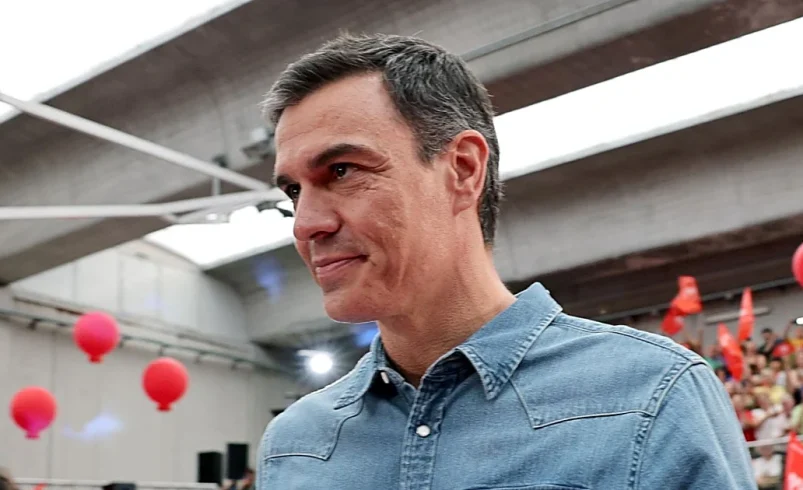La camiseta que Pedro Sánchez se ha hecho viral en TikTok