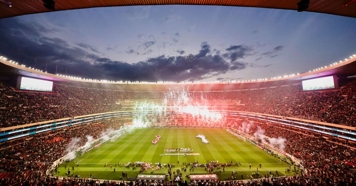 La empresa de Azcárraga pagó 62 mdd para frenar el conflicto en palcos del Estadio Azteca, pero el problema sigue