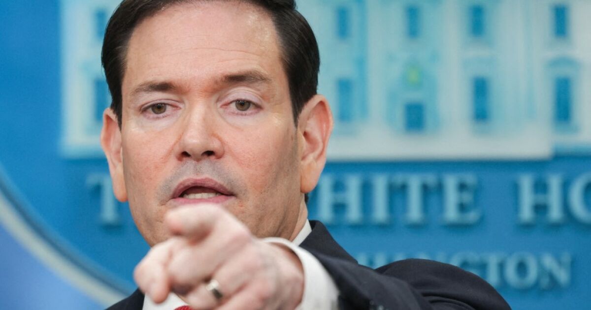 Rubio anuncia el fin de la etapa ofensiva de la guerra contra Irán, que ataca a Emiratos Árabes Unidos