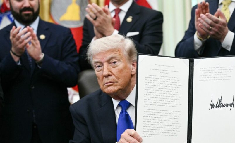 Trump anuncia que elevará los aranceles de autos y camiones de la UE al 25%