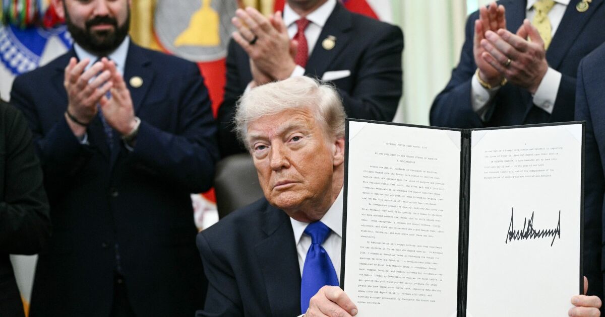 Trump anuncia que elevará los aranceles de autos y camiones de la UE al 25%